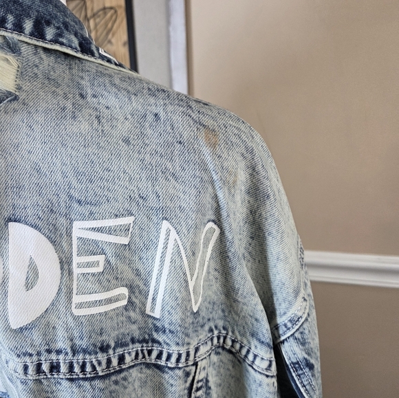 Women's Light Blue Denim Jacket - Picture 6 of 11